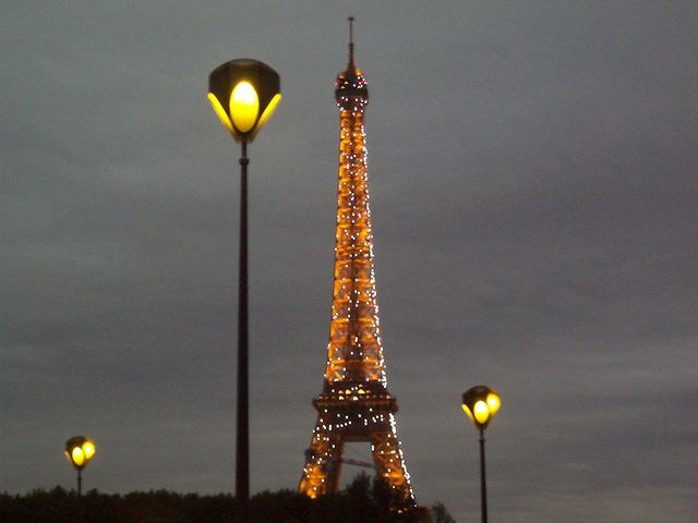 10_Eifelturm_Paris.jpg not found!